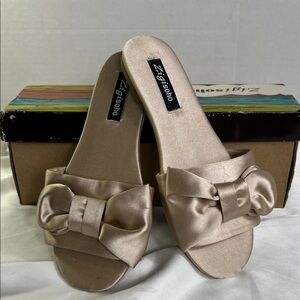 Zigi Soho Women's‎ Satin Bow Slides Sandals Nude Women’s Size 6 Valiant